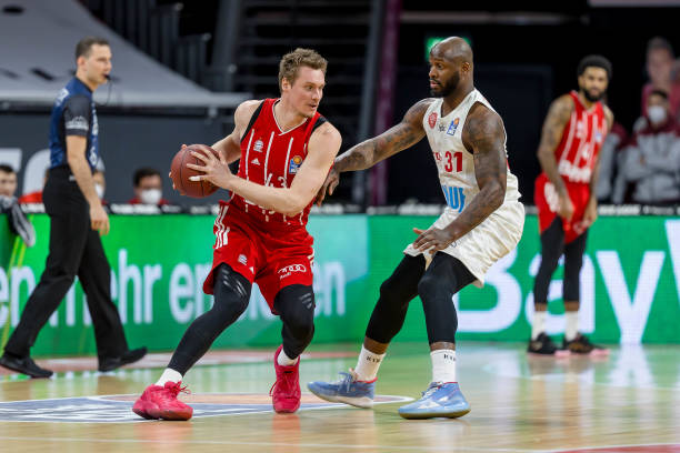 王艺迪以微 王艺迪以微